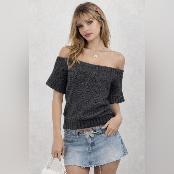 Abercrombie & Fitch Sweaters - Abercrombie & Fitch Gray Off Shoulder Short Sleeve Knit Sweater Womens Large
